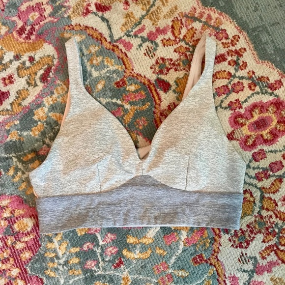 Outdoor Voices Other - Outdoor Voices Plunge Sports Bra